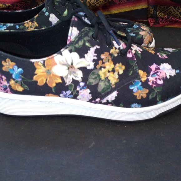 Dr. Martens Womens Darcy Floral Cavendish 3 Eye Canvas Sneakers Size 7 Soft Wair - Picture 5 of 5